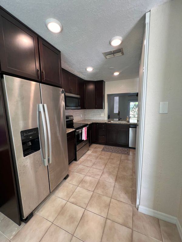 16543 Lake Brigadoon Cir - Photo 2 of 18
