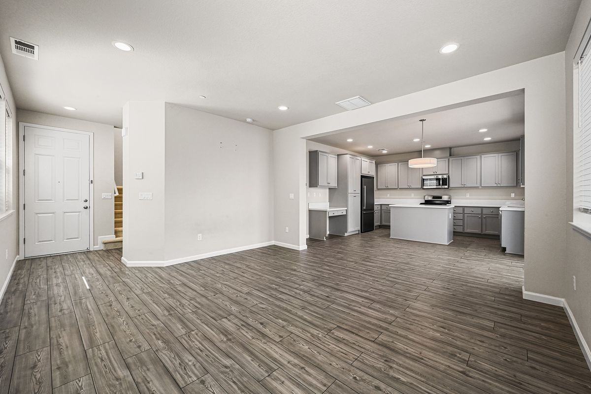 1477 Cecilia Dr - Photo 4 of 19