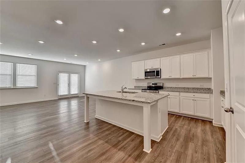 100 Mission Blvd - Photo 4 of 17