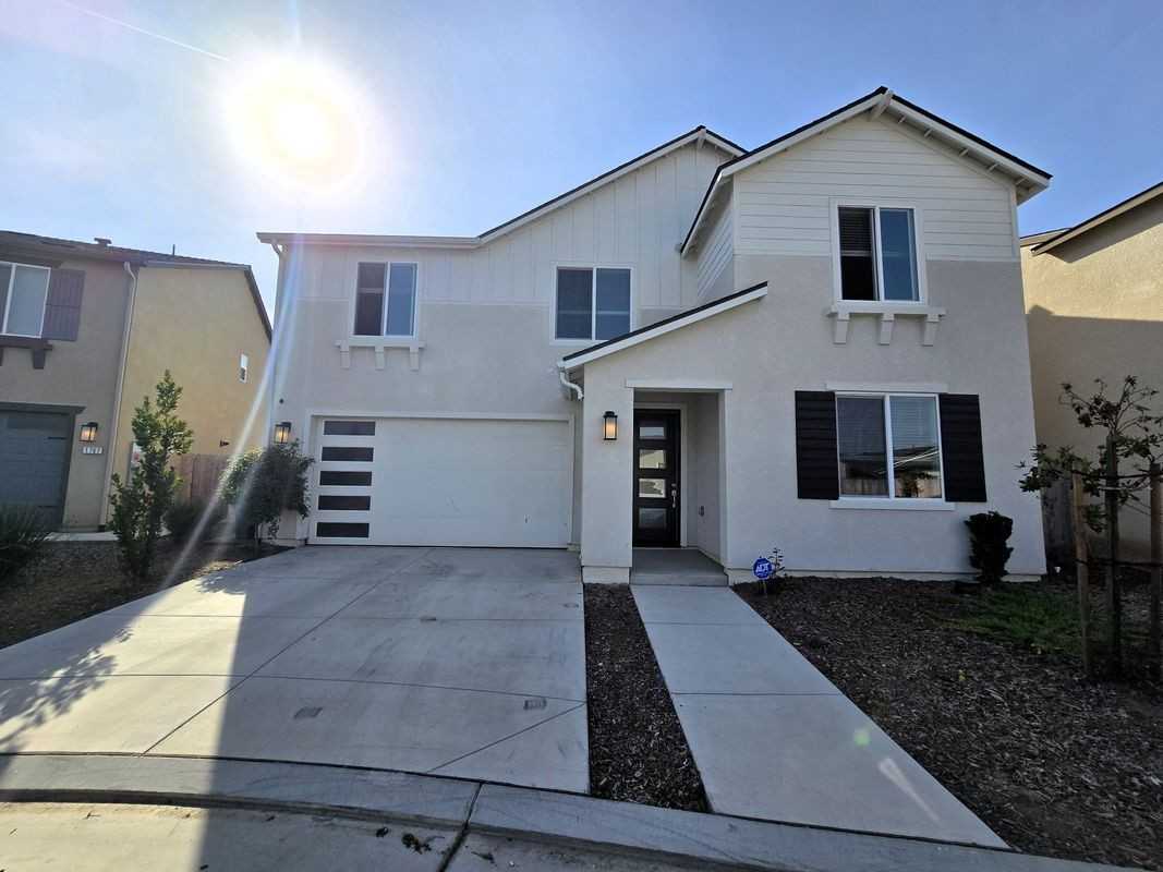 1779 N Filbert Ave - Photo 2 of 50