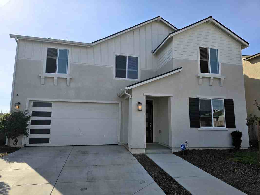 1779 N Filbert Ave - Photo 4 of 50