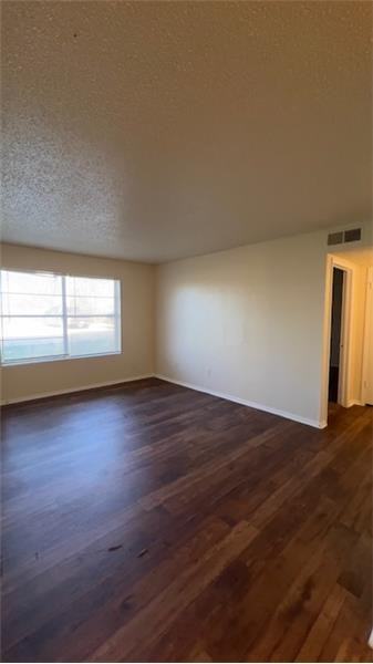 1403 Jl Davis Ave - Photo 4 of 12