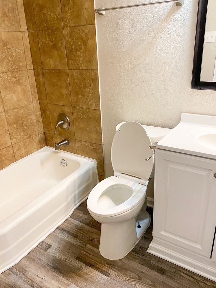 1809 on Cox Apartments - Photo 6 of 38