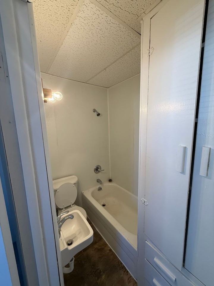 1220 Washington Ave #3 - Photo 2 of 13