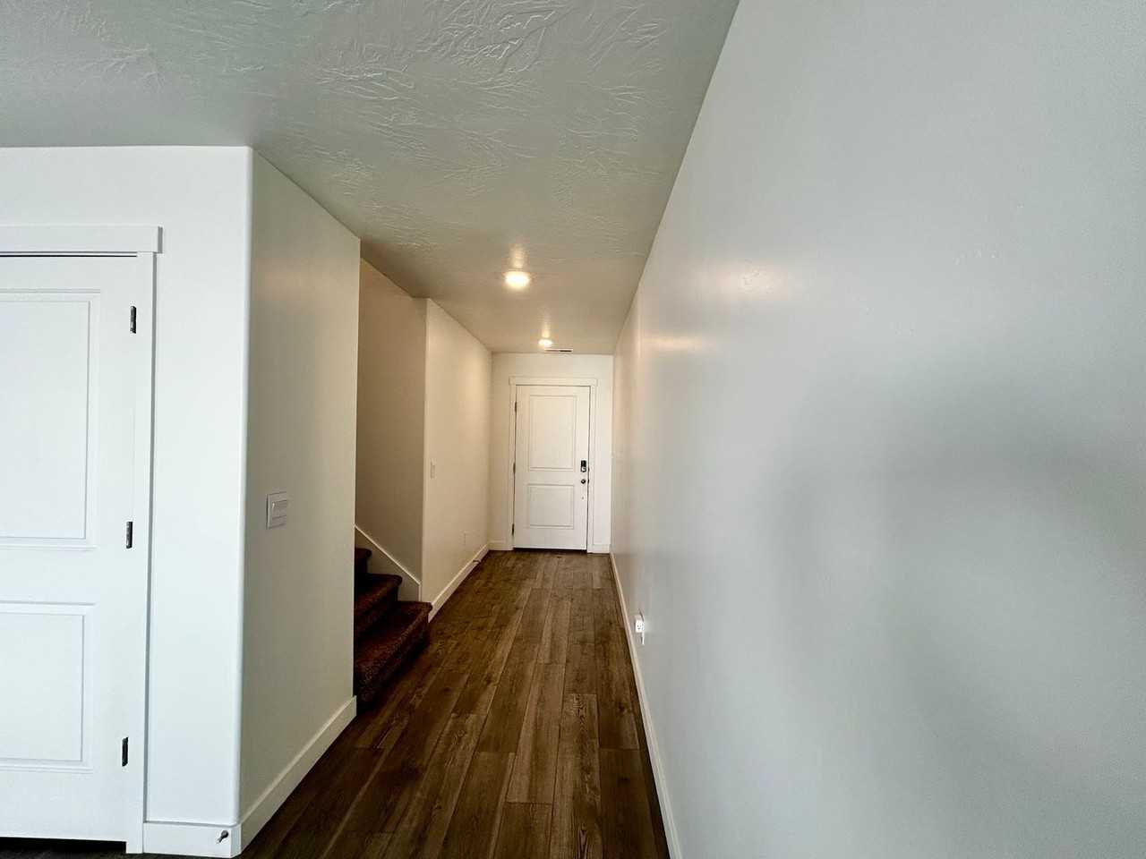 388 W 2025 N - Photo 5 of 16