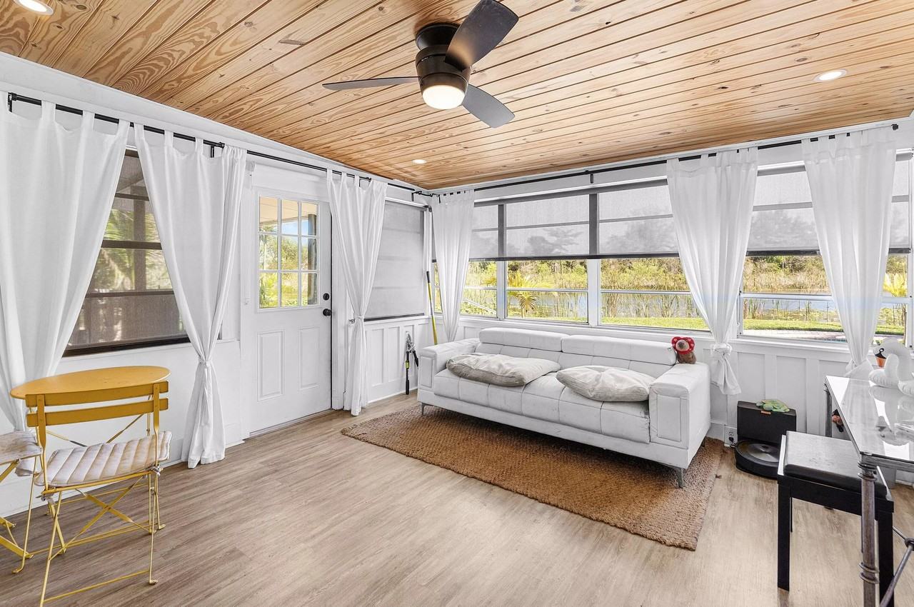 110 Wilson Rd - Photo 2 of 28