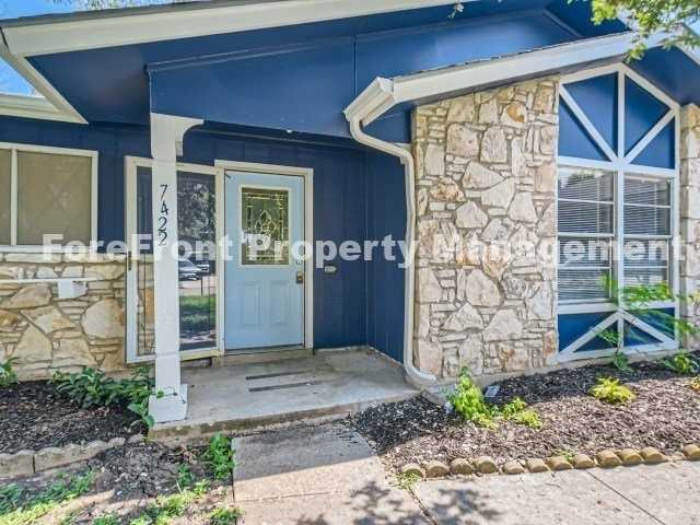 7422 Stonehouse Dr - Photo 3 of 32