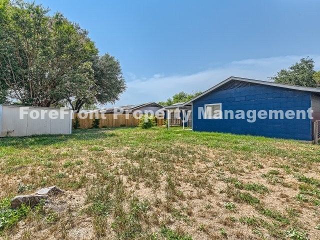 7422 Stonehouse Dr - Photo 7 of 32