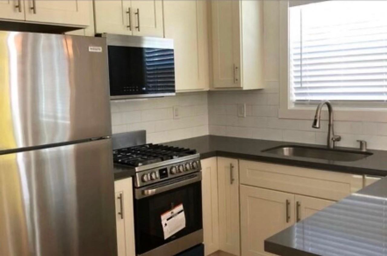 1628 Tyler St #B - Photo 2 of 5
