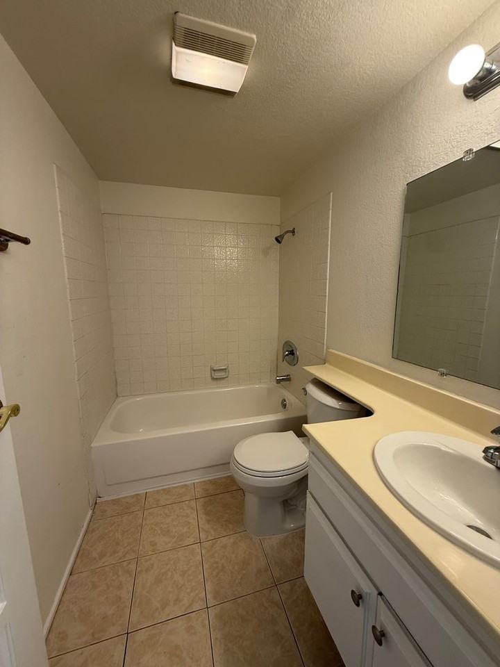 5715 Baltimore Dr #88