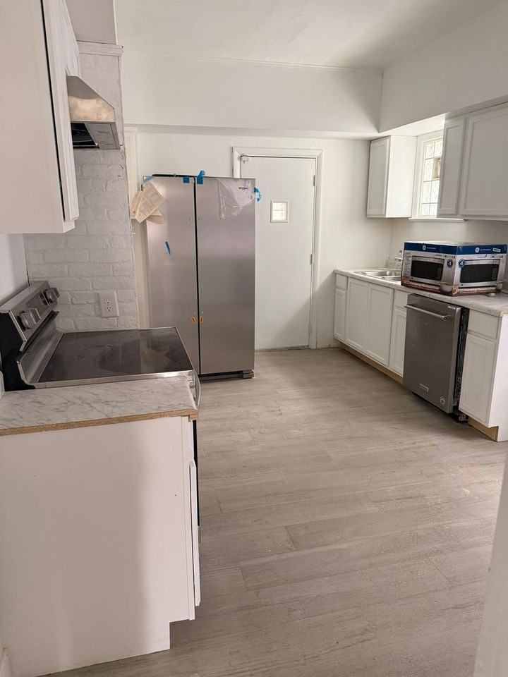 10814 Hull Ave - Photo 2 of 12