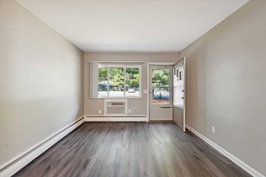 3808 W Sylvania - Photo 5 of 14