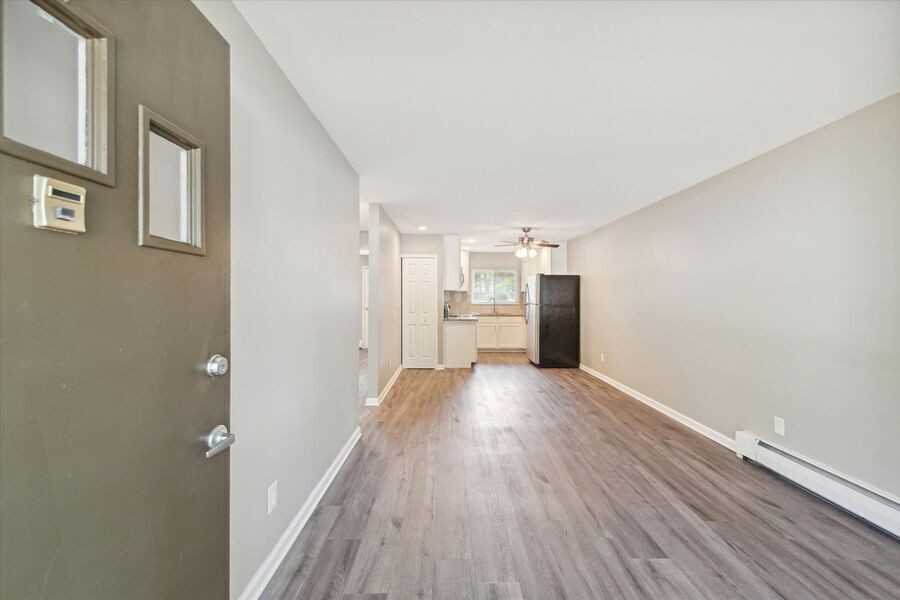 3808 W Sylvania - Photo 6 of 14