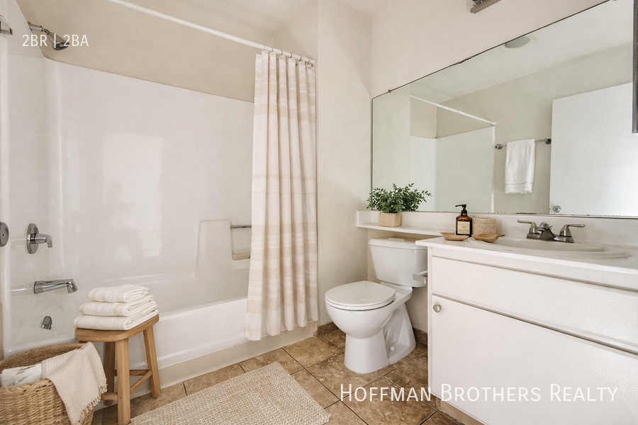 8926 Burnet Ave Property - Photo 2 of 5