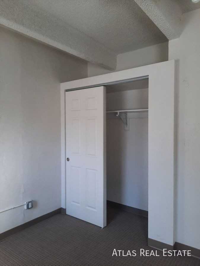 Julian Square - Photo 4 of 9