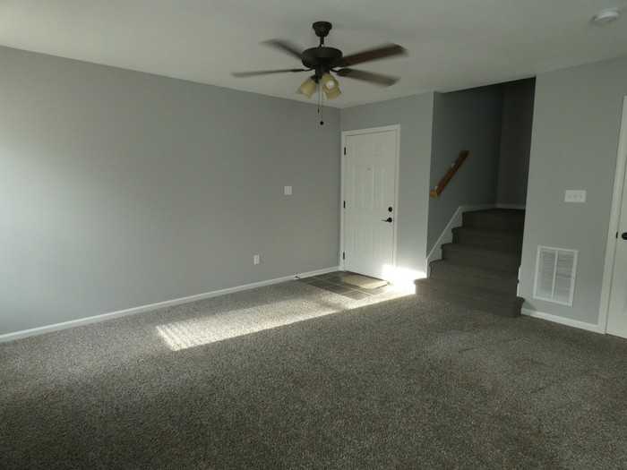 9455 N Baltimore Ave - Photo 2 of 15