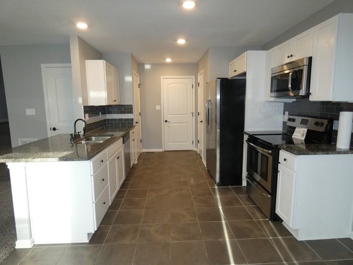 9455 N Baltimore Ave - Photo 4 of 15