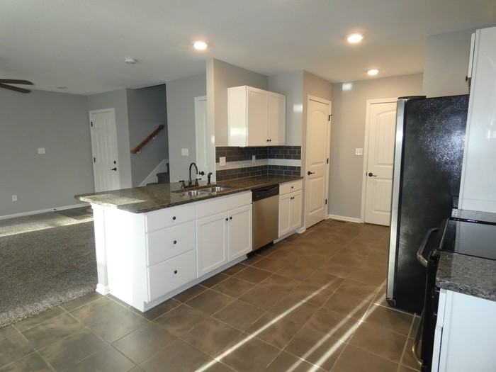 9455 N Baltimore Ave - Photo 5 of 15