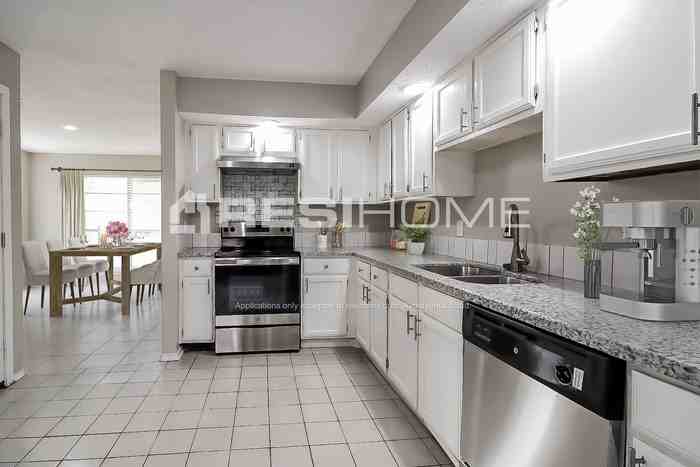 11303 Springtail Ln - Photo 3 of 18