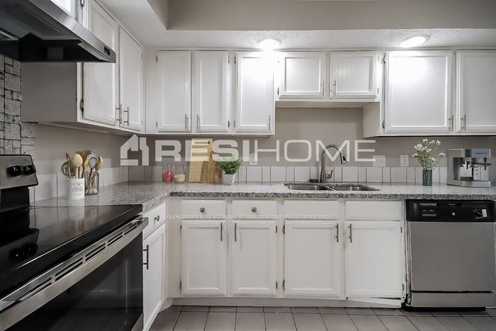 11303 Springtail Ln - Photo 4 of 18