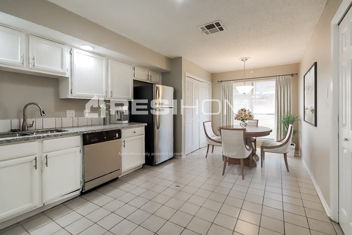 11303 Springtail Ln - Photo 5 of 18