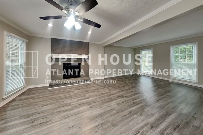 1595 Thoreau Dr - Photo 4 of 23