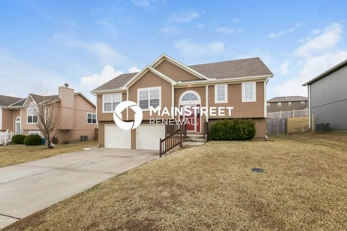 423 Spring Branch Dr - Photo 4 of 17