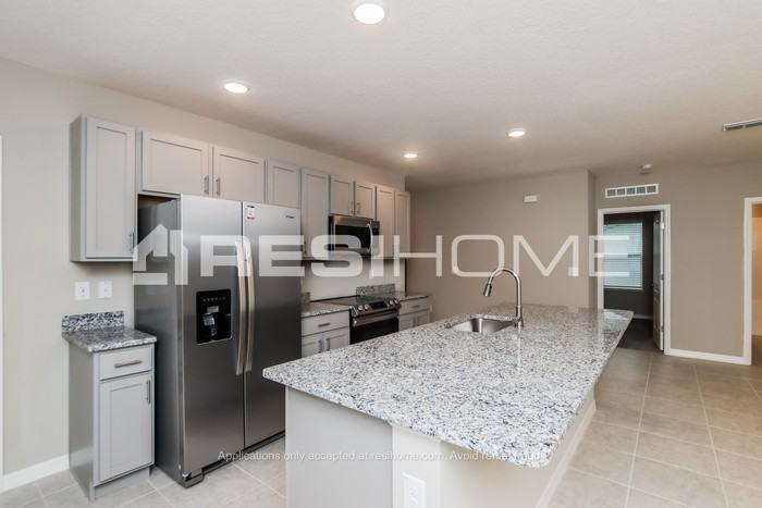 967 Quail St Se - Photo 3 of 21