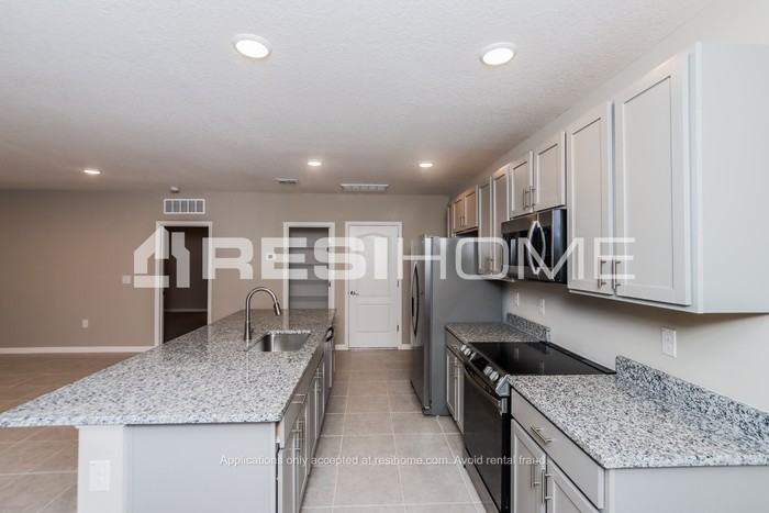 967 Quail St Se - Photo 4 of 21