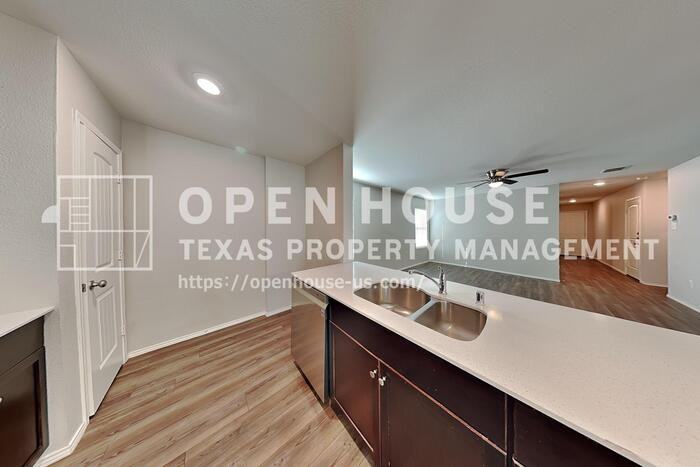 437 Falling Star Dr - Photo 7 of 20