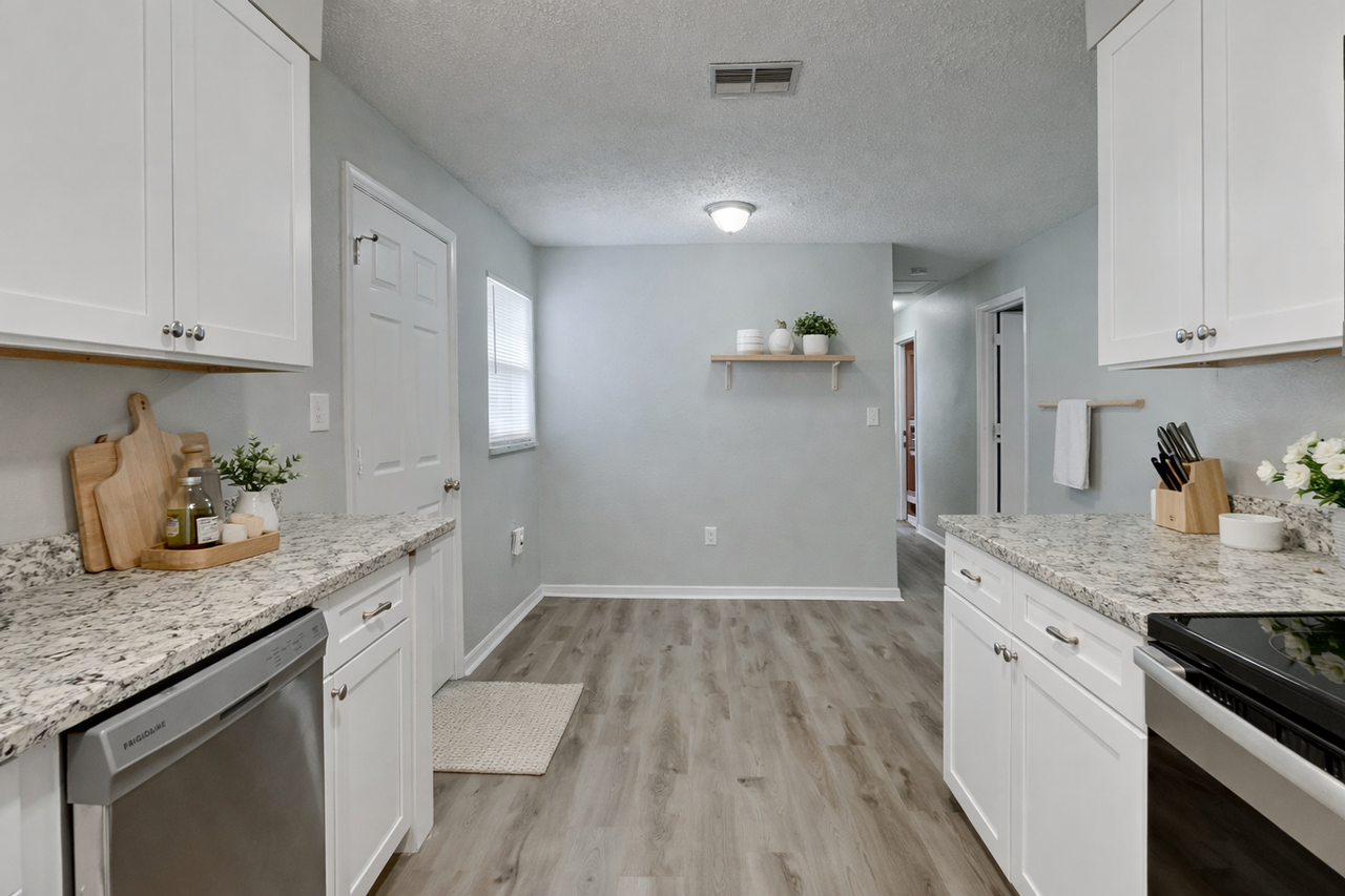 2627 E 31st Ave - Photo 6 of 28