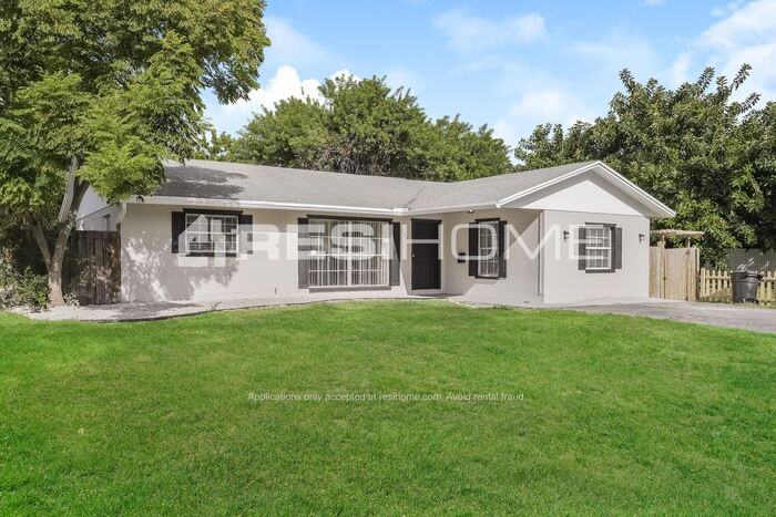 5621 7th St S - Photo 2 of 16