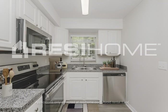 5621 7th St S - Photo 3 of 16