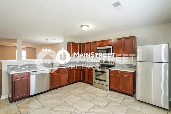 2815 Creekbend Dr - Photo 6 of 17