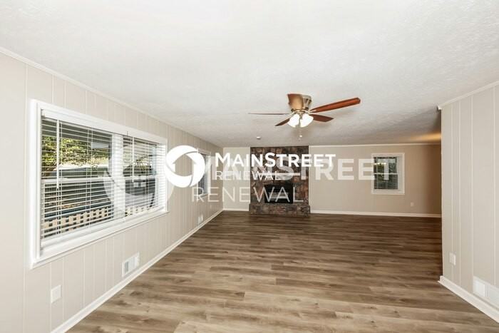 6185 Hillpine Dr - Photo 5 of 16