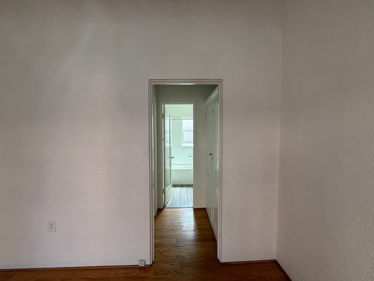 2354 3rd Ave - Photo 4 of 10