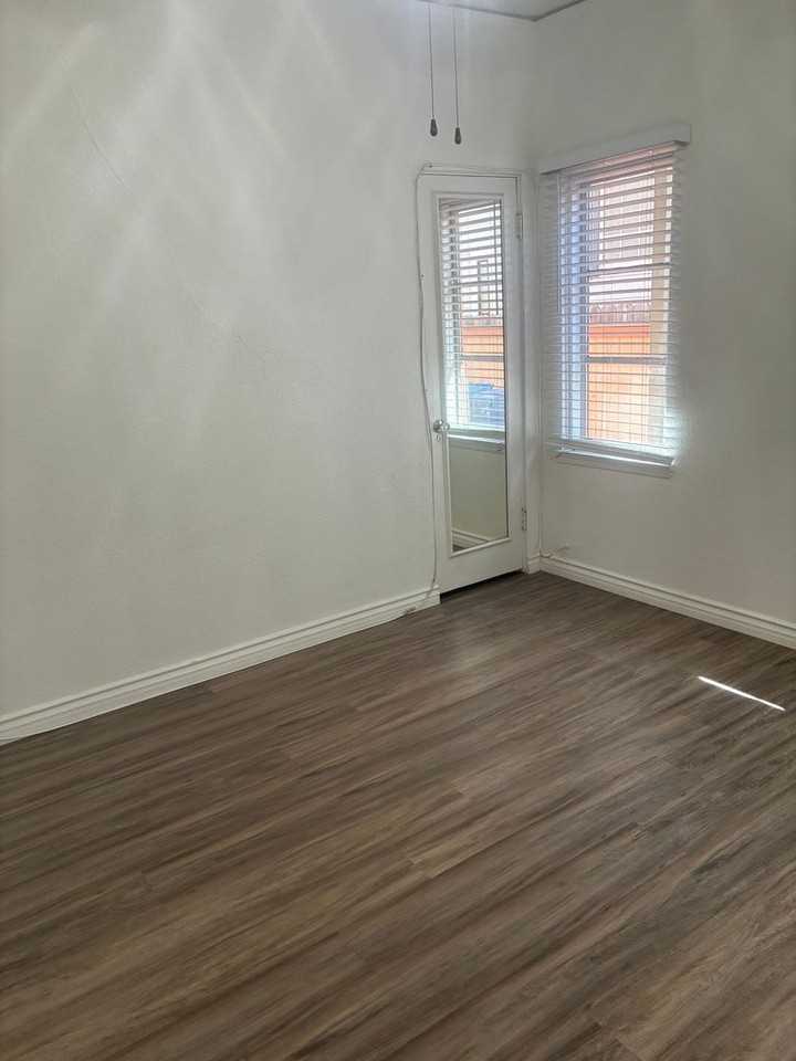 2354 3rd Ave - Photo 7 of 10