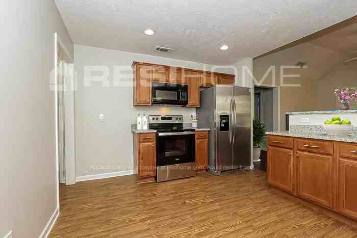 5132 Preserve Blvd - Photo 3 of 16