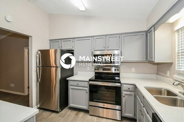 10844 Reading Rd - Photo 6 of 16