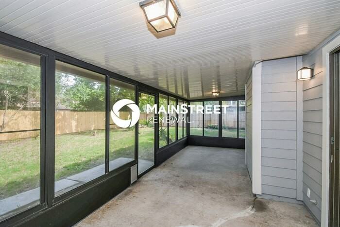 10844 Reading Rd - Photo 7 of 16