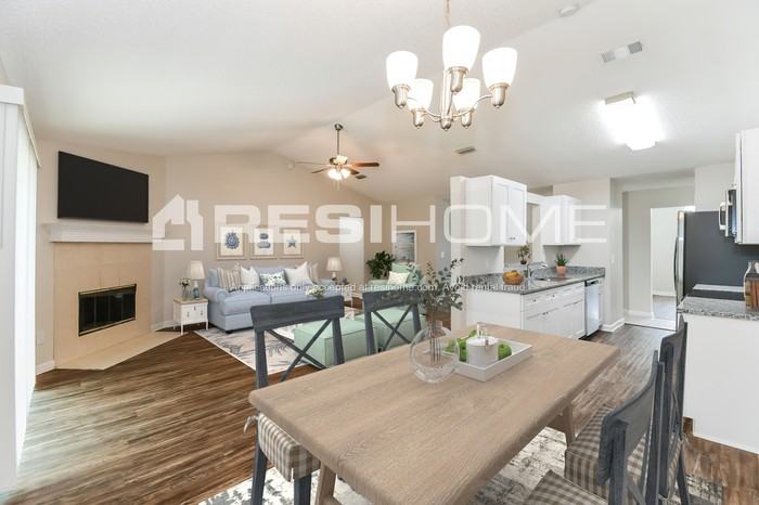 11052 Copper Hill Dr - Photo 3 of 18