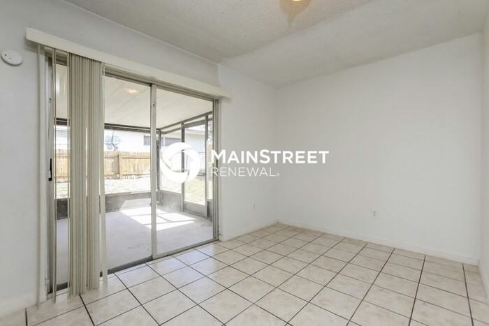 865 S Lake Rd - Photo 4 of 16