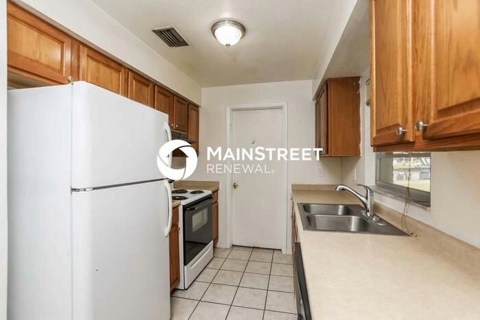 865 S Lake Rd - Photo 5 of 16