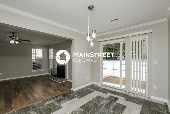 756 Georgie St - Photo 2 of 15