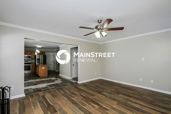 756 Georgie St - Photo 4 of 15