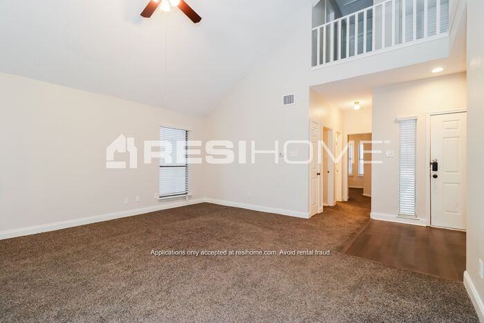 809 Ashmount Ln - Photo 6 of 21