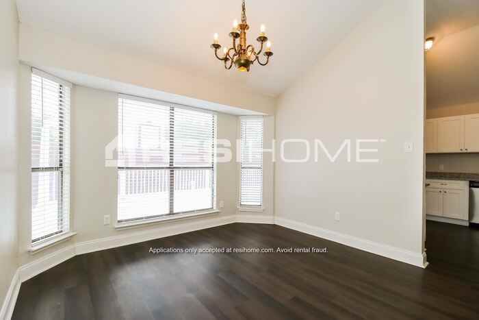 809 Ashmount Ln - Photo 7 of 21