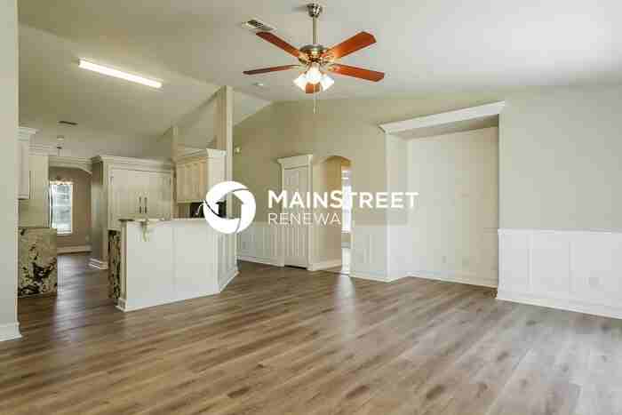 815 Champion Ave - Photo 4 of 16