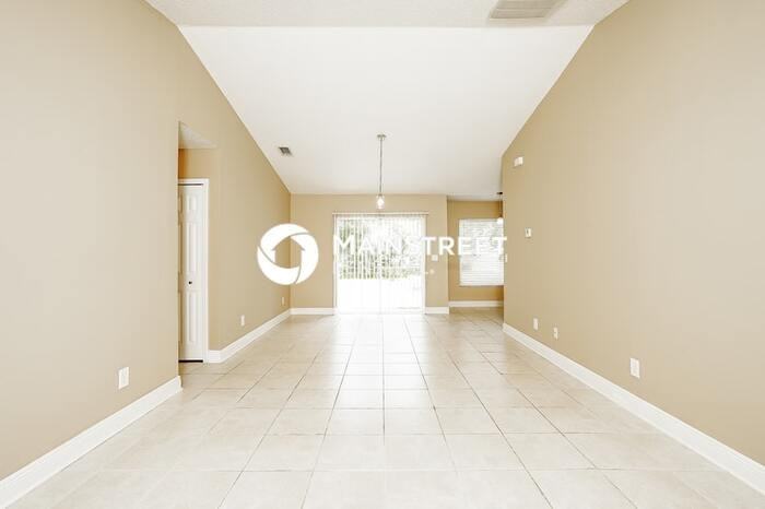 6906 Ocala Ave - Photo 4 of 16