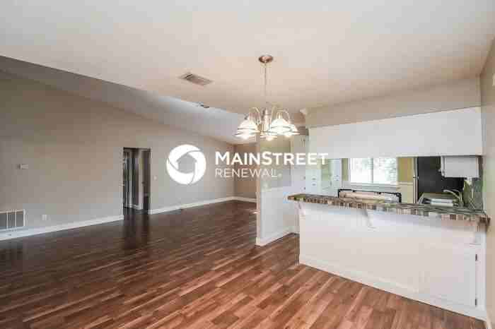 10927 Horse Track Dr E - Photo 5 of 16